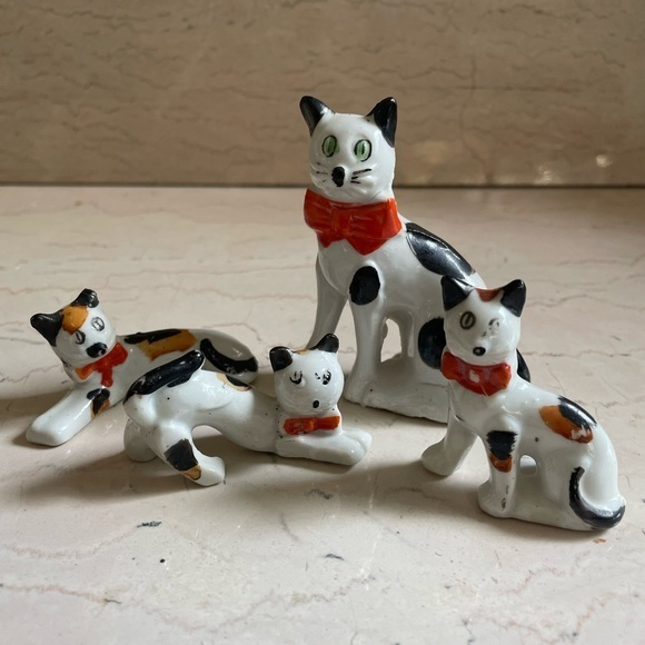 Other - Vintage wide eyed kitschy cat‎ family.  Set of 4.